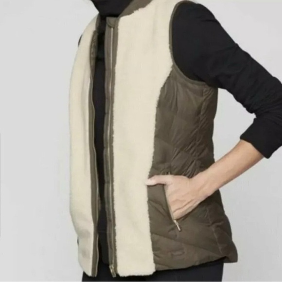 Athleta Responsible Down Tundra Sherpa Puffer Vest Womens Size Medium - Picture 3 of 14